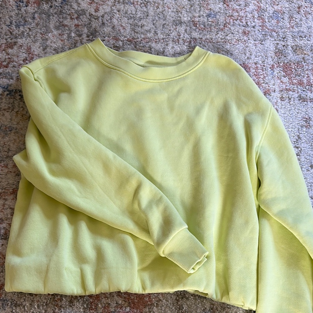 Universal Thread Light Yellow Sweatshirt